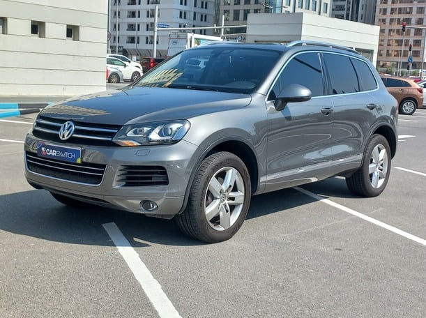 Used 2015 Volkswagen Touareg for sale in Abu Dhabi