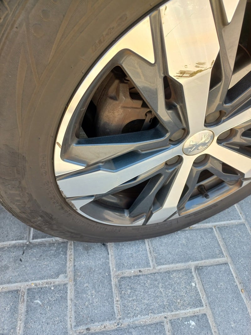 Used 2018 Peugeot 5008 for sale in Abu Dhabi