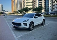 Used 2020 Porsche Macan for sale in Dubai