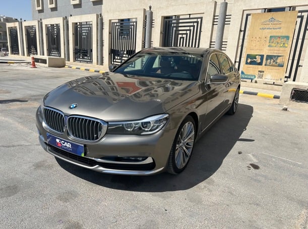 Used 2019 BMW 740 for sale in Riyadh