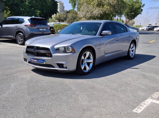 Used 2014 Dodge Charger for sale in Dubai