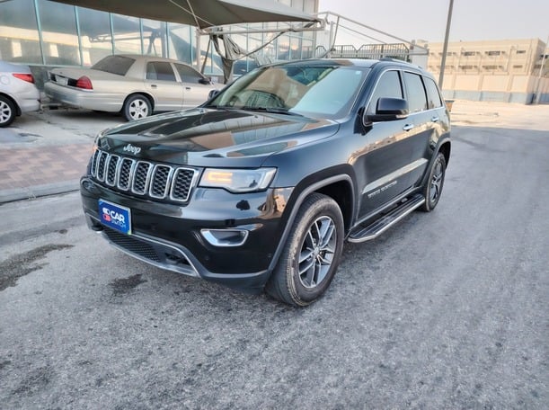 Used 2018 Jeep Grand Cherokee for sale in Dammam