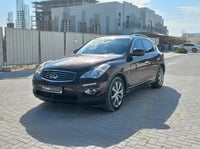 مستعمله 2015 انفنتي QX50 للبيع فى دبي