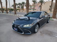 Used 2023 Lexus ES350 for sale in Riyadh