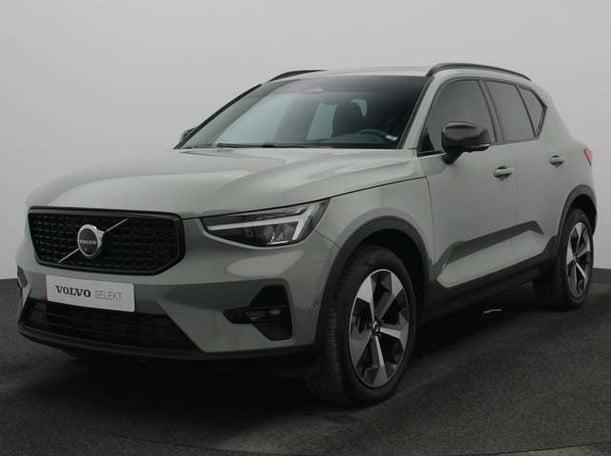 Used 2023 Volvo XC40 for sale in Dubai