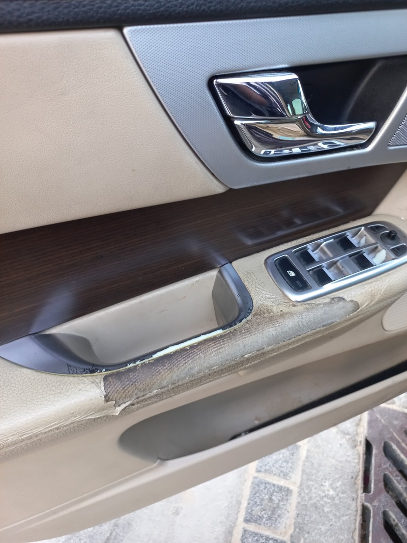 Used 2013 Jaguar XF for sale in Dubai