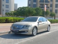 Used 2016 Honda Accord for sale in Dubai