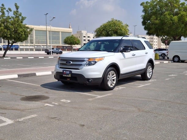 Used 2014 Ford Explorer for sale in Dubai