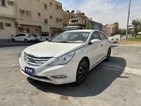 Used 2013 Hyundai Sonata for sale in Riyadh