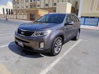 Used 2015 Kia Sorento for sale in Dubai