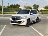 Used 2016 Toyota Land Cruiser for sale in Abu Dhabi