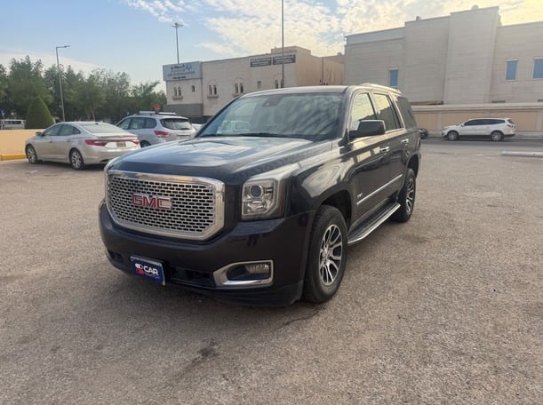 Used 2017 GMC Yukon for sale in Riyadh