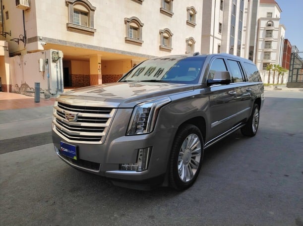 Used 2019 Cadillac Escalade for sale in Jeddah