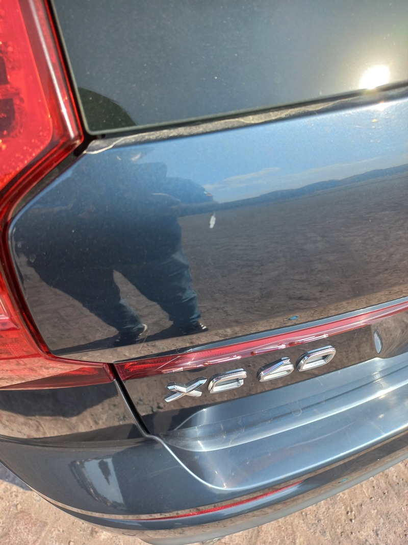 Used 2018 Volvo XC60 for sale in Abu Dhabi