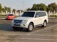 Used 2014 Mitsubishi Pajero for sale in Abu Dhabi