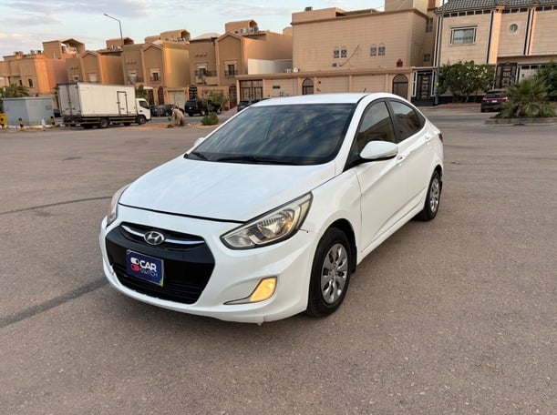 Used 2017 Hyundai Accent for sale in Riyadh