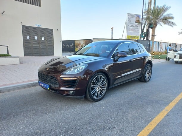 Used 2015 Porsche Macan S for sale in Dubai