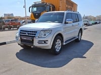 Used 2017 Mitsubishi Pajero for sale in Dubai