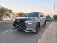 مستعمله 2019 لكزس LX570 للبيع فى دبي