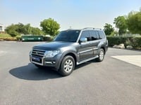 Used 2019 Mitsubishi Pajero for sale in Dubai