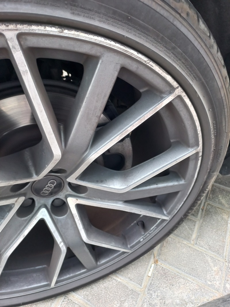 Used 2018 Audi Q7 for sale in Dubai