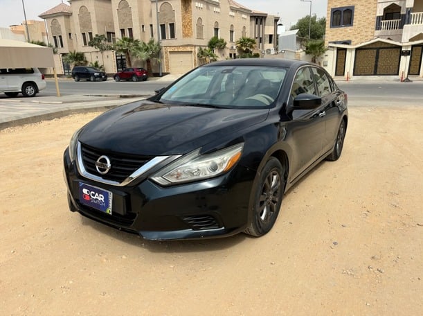 Used 2017 Nissan Altima for sale in Riyadh