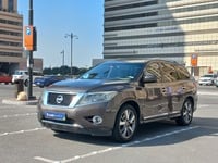 Used 2015 Nissan Pathfinder for sale in Dubai