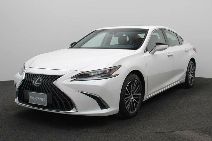 Used 2023 Lexus ES350 for sale in Dubai