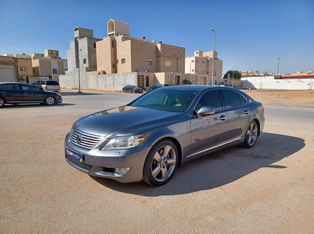 Used 2012 Lexus LS460 for sale in Riyadh