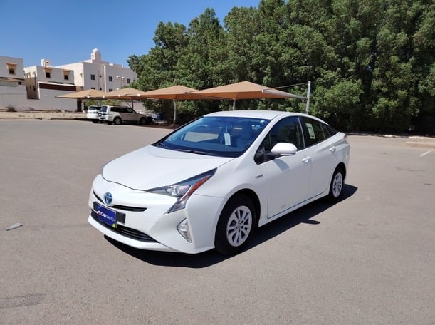 Used 2017 Toyota Prius for sale in Jeddah