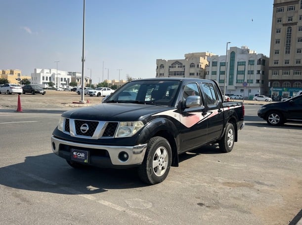 Used 2014 Nissan Navara for sale in Abu Dhabi