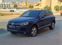 Used 2014 Volkswagen Touareg for sale in Dubai