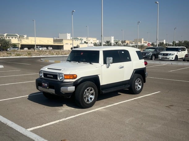 Used 2022 Toyota FJ Cruiser for sale in Abu Dhabi