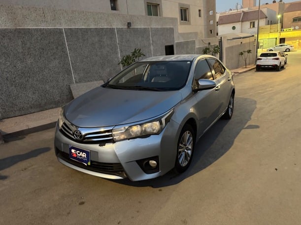 Used 2014 Toyota Corolla for sale in Riyadh