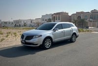 Used 2014 Lincoln MKT for sale in Abu Dhabi