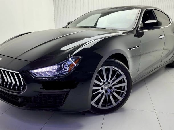 Used 2018 Maserati Ghibli for sale in Dubai