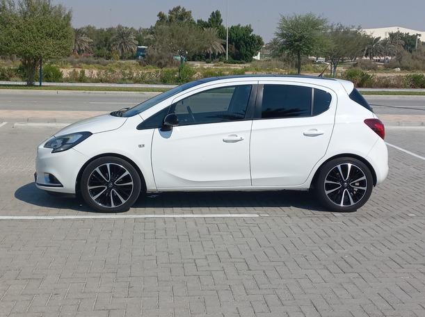 Car image 8