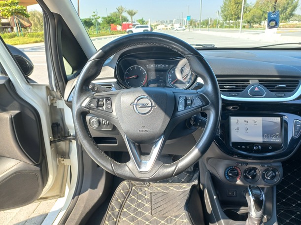 Car image 17