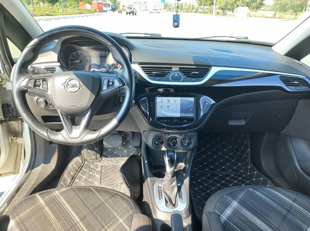 Car image 15