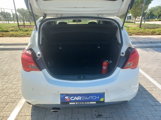 Car image 19