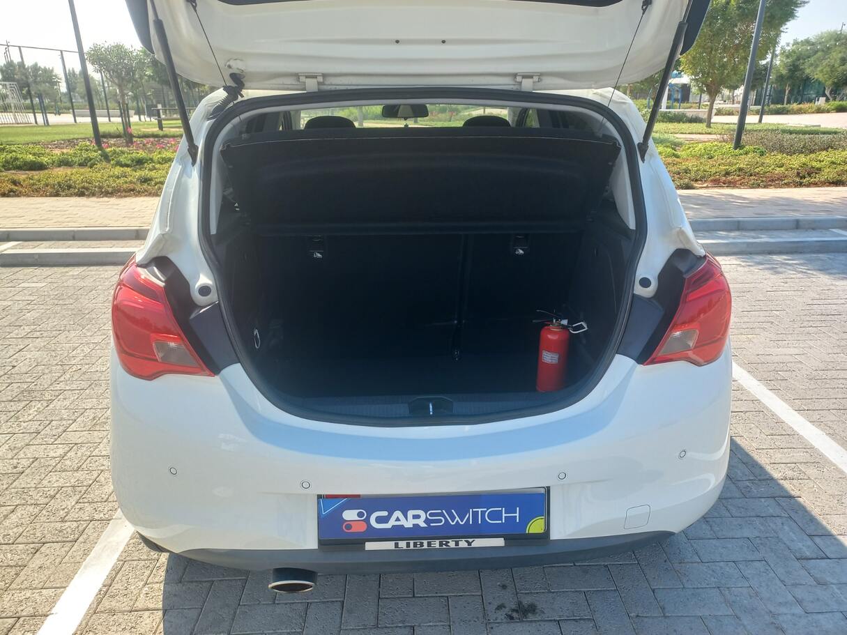Car image 19