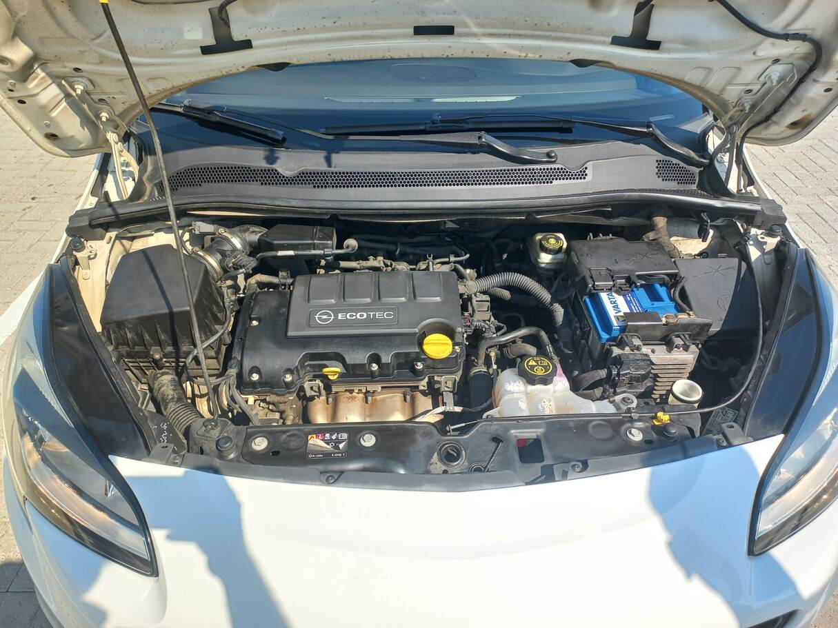 Car image 21