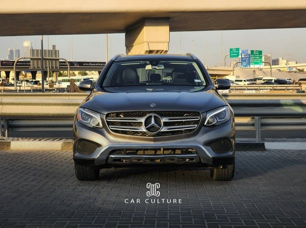 Used 2019 Mercedes GLC300 for sale in Dubai