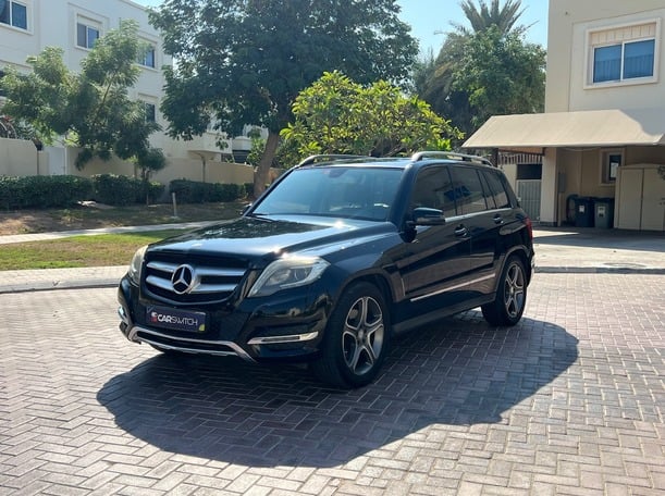 Used 2015 Mercedes GLK250 for sale in Abu Dhabi