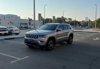 Used 2017 Jeep Grand Cherokee for sale in Abu Dhabi