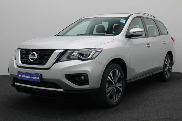 Used 2020 Nissan Pathfinder for sale in Abu Dhabi