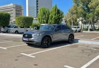 مستعمله 2015 انفنتي QX70 للبيع فى أبوظبي