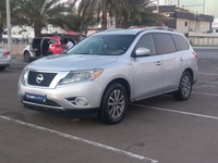 Used 2014 Nissan Pathfinder for sale in Abu Dhabi