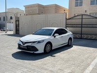 Used 2018 Toyota Camry for sale in Abu Dhabi