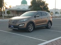 Used 2014 Hyundai Santa Fe for sale in Abu Dhabi